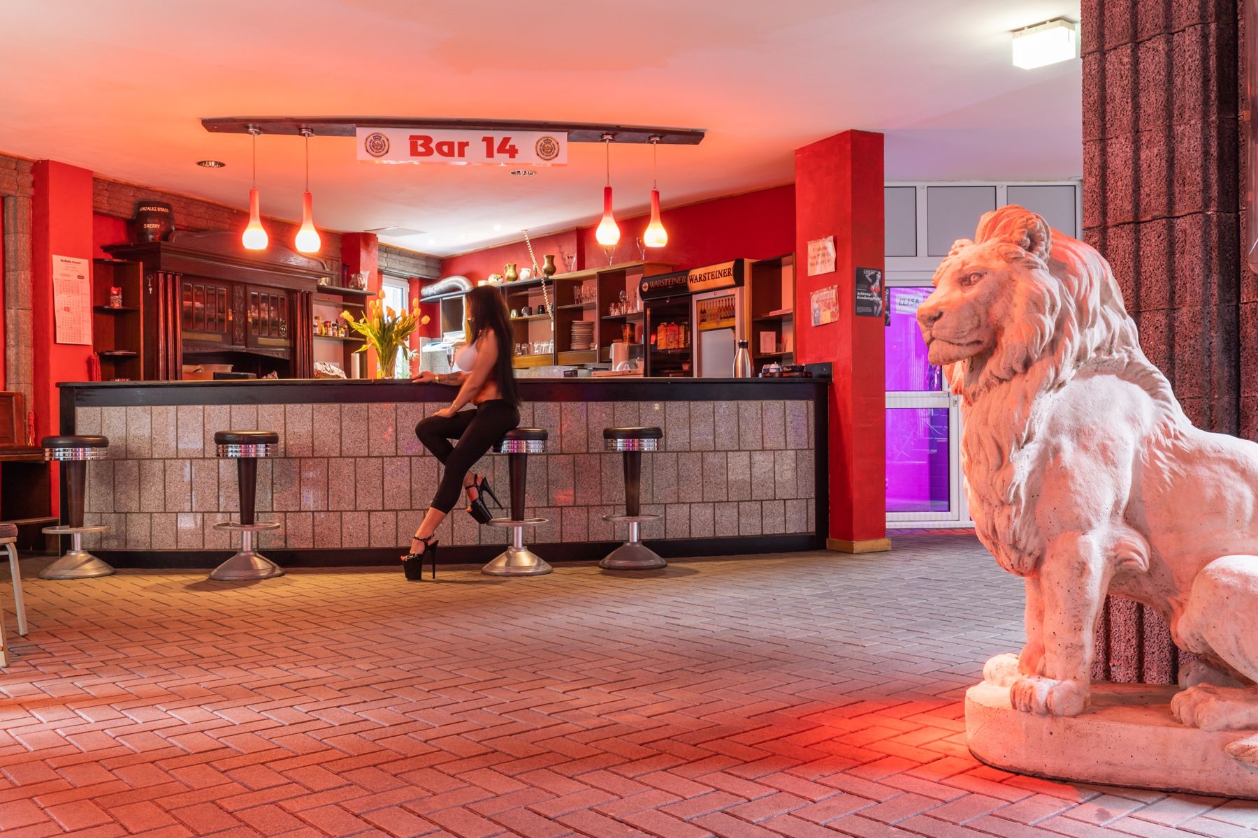 Bar 14